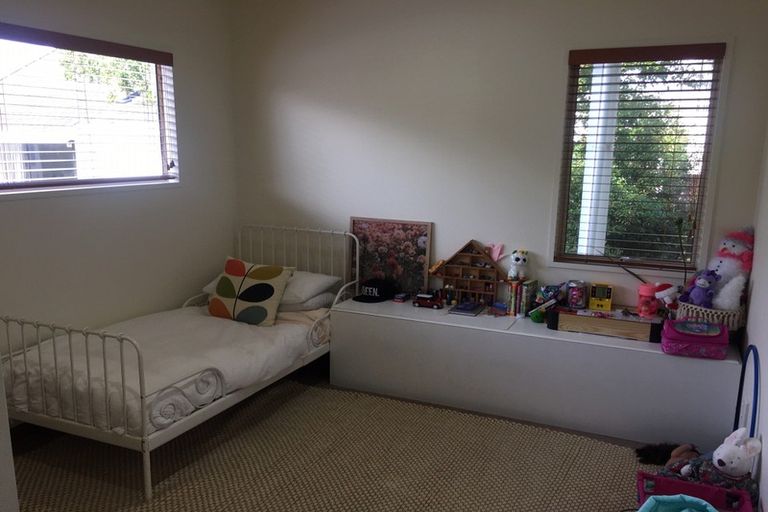 Photo of property in 5 Alfred Street, Northcote Point, Auckland, 0627