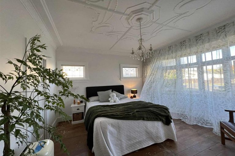 Photo of property in 43 Saint Johns Avenue, Palmerston North, 4414