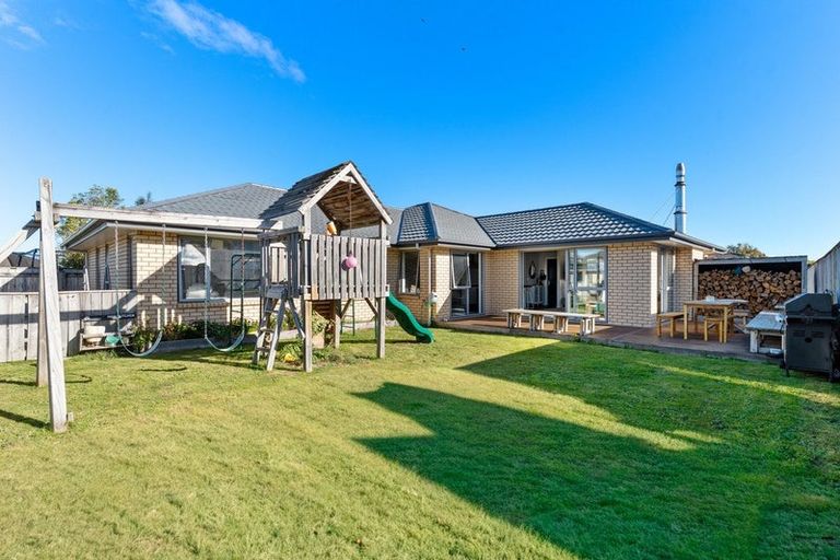 Photo of property in 6 Austin Reid Avenue, Carterton, 5713