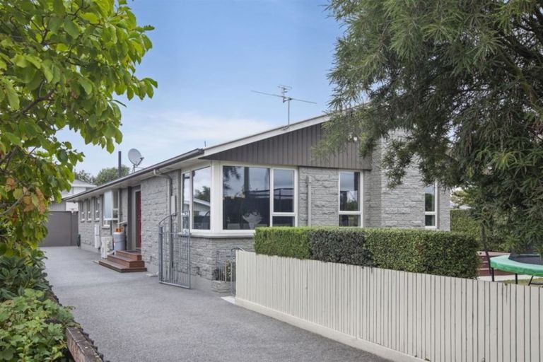 Photo of property in 20 Daniels Road, Redwood, Christchurch, 8051