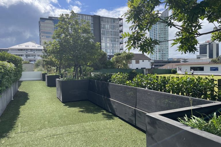 Photo of property in Frank Sargeson Apts, 303/74 Anzac Street, Takapuna, Auckland, 0622