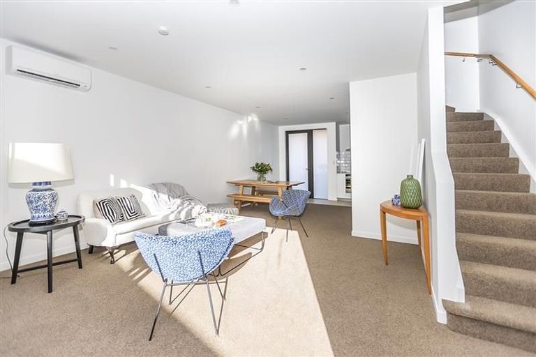 Photo of property in 5/74 Derwent Street, Island Bay, Wellington, 6023