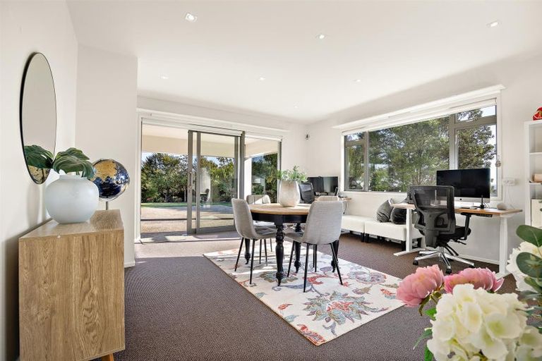 Photo of property in 55 Pinetone Road, Kumeu, 0892