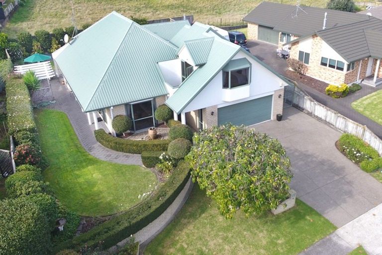 Photo of property in 32 Castlewold Drive, Bethlehem, Tauranga, 3110