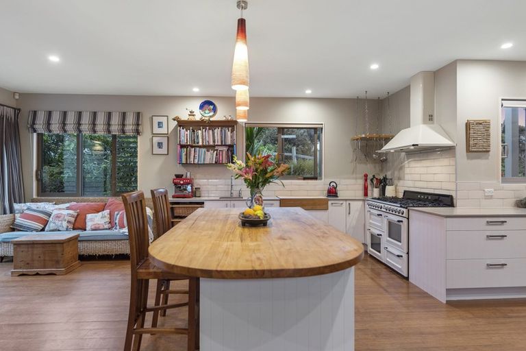 Photo of property in 18 Stevensons Crescent, Albany Heights, Albany, 0793