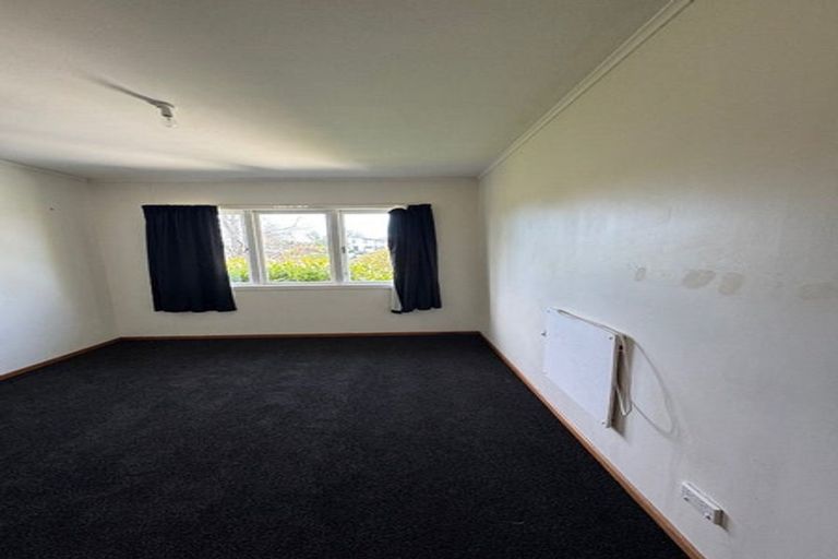 Photo of property in 74 Kervil Avenue, Te Atatu Peninsula, Auckland, 0610