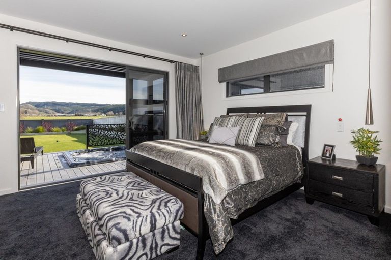 Photo of property in 33 Pohutukawa Drive, Eskdale, Napier, 4182
