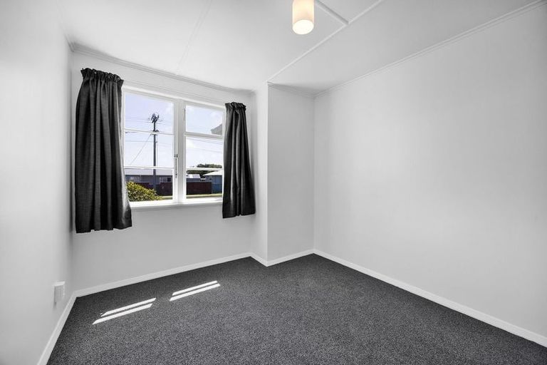 Photo of property in 2 Waihi Road, Hawera, 4610