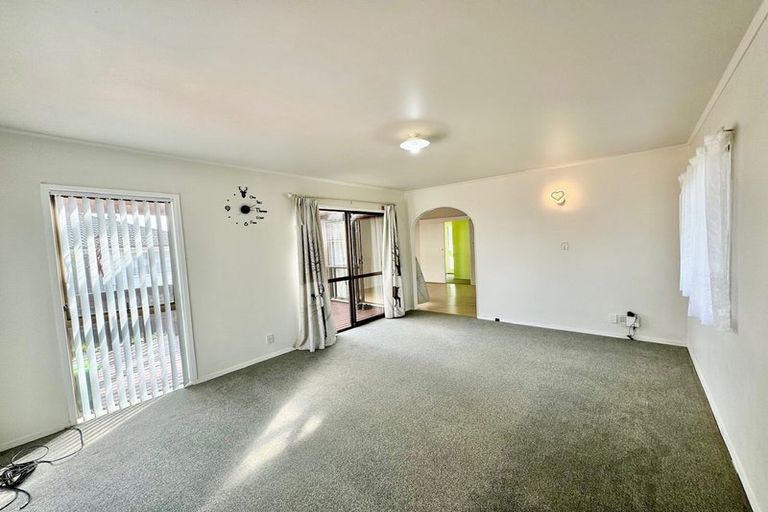 Photo of property in 18 Banyan Drive, Totara Heights, Auckland, 2105