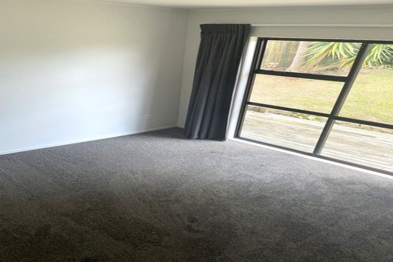Photo of property in 11b Lucinda Place, Glen Eden, Auckland, 0602