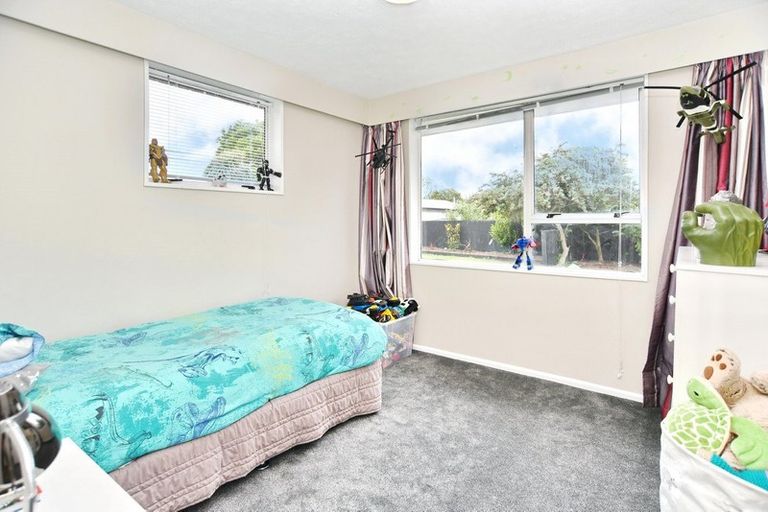 Photo of property in 19c Royal Park Drive, Parklands, Christchurch, 8083