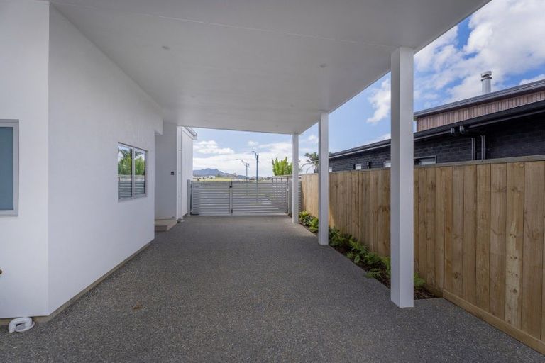 Photo of property in 8 Awatea Drive, Whitianga, 3510