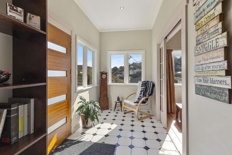 Photo of property in 19 Cavendish Square, Strathmore Park, Wellington, 6022