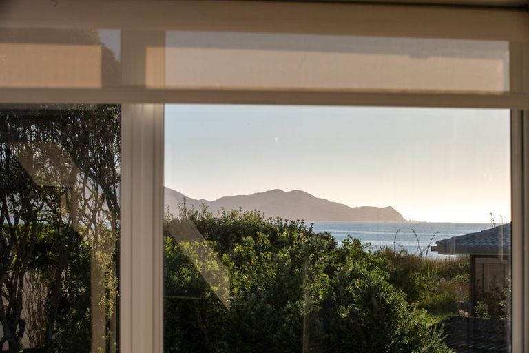 Photo of property in 113 Field Way, Waikanae Beach, Waikanae, 5036