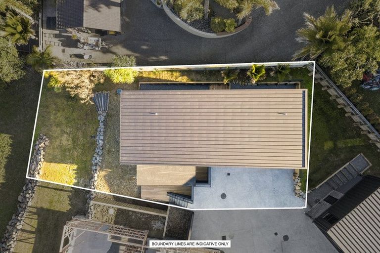 Photo of property in 9 Kaihuia Lane, Oratia, Auckland, 0604