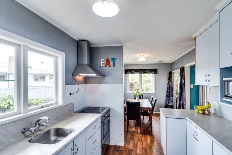 Photo of property in 30 James Foley Avenue, Pirimai, Napier, 4112