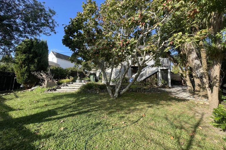 Photo of property in 1/2 Brian Avenue, Forrest Hill, Auckland, 0620