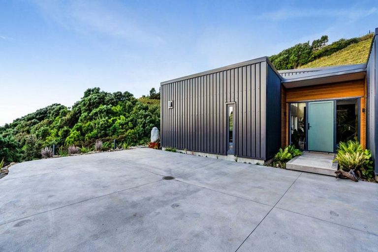 Photo of property in Tapuae, 21 Washer Road, Omata, New Plymouth, 4374