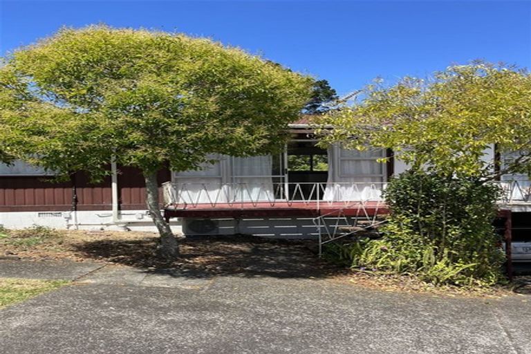 Photo of property in 2/15 Trojan Crescent, New Lynn, Auckland, 0600
