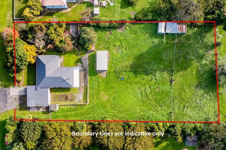 Photo of property in 16 Bridger Place, Eltham, 4322