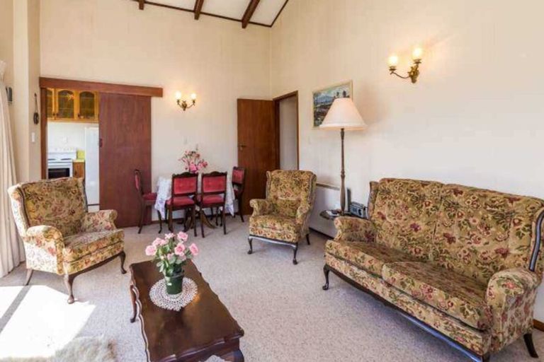 Photo of property in 2/15 Hilden Place, Hilltop, Taupo, 3330