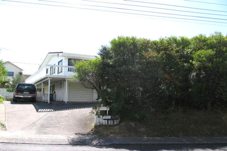 Photo of property in 1/19 Carlisle Road, Torbay, Auckland, 0630