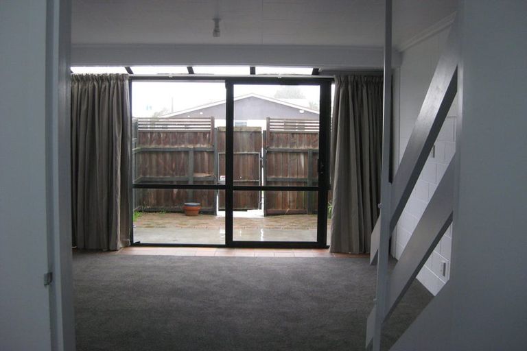 Photo of property in 2/86 Picton Avenue, Riccarton, Christchurch, 8011