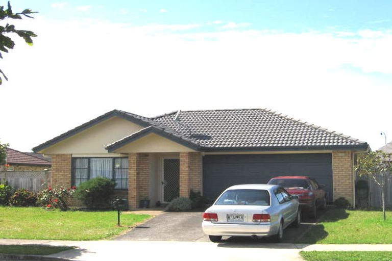 Photo of property in 13 Hillwell Drive, Henderson, Auckland, 0612