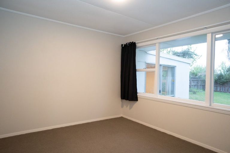 Photo of property in 98 Prestons Road, Redwood, Christchurch, 8051