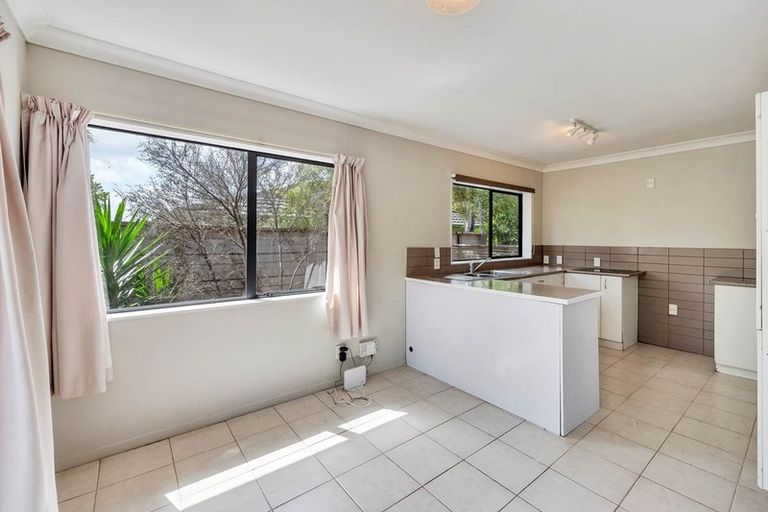 Photo of property in 170 Pooks Road, Swanson, Auckland, 0612