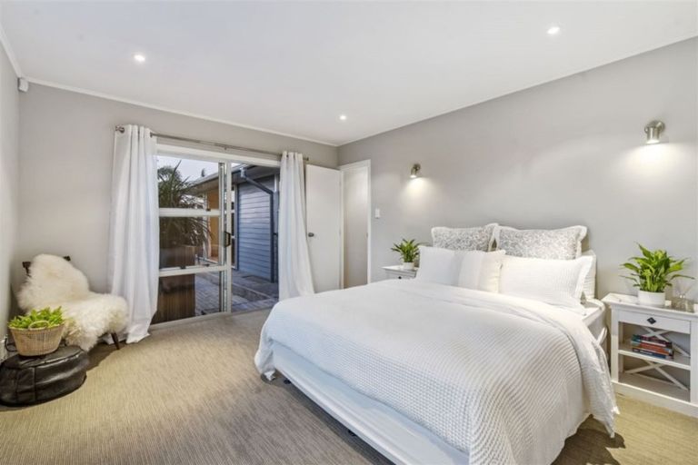 Photo of property in 1/60 Selwyn Crescent, Forrest Hill, Auckland, 0620