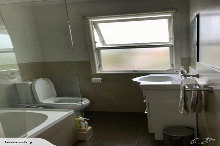 Photo of property in 7/5 Aratonga Avenue, Greenlane, Auckland, 1051