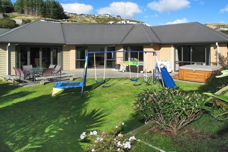 Photo of property in 6 Botany Lane, Whitby, Porirua, 5024