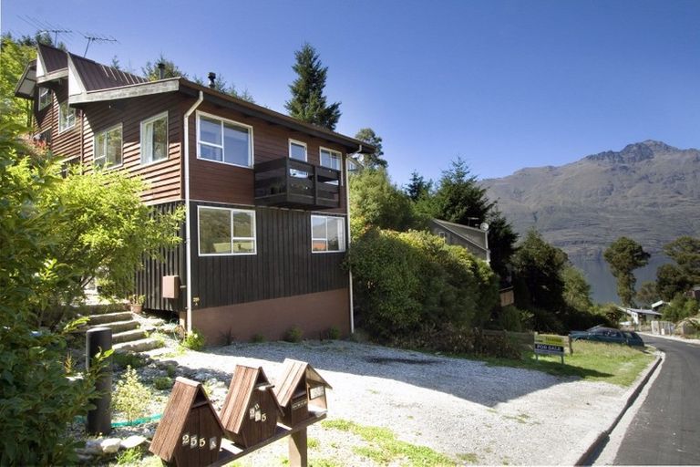 Photo of property in 255b Fernhill Road, Sunshine Bay, Queenstown, 9300