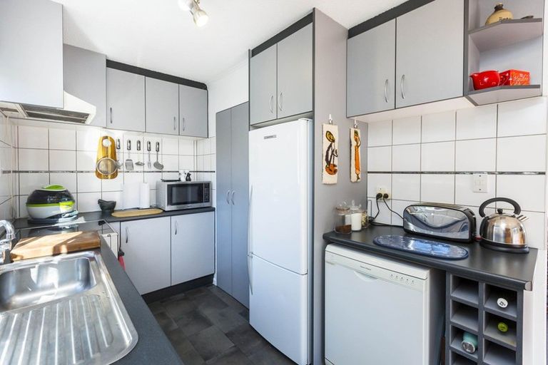 Photo of property in 81 Gemstone Drive, Birchville, Upper Hutt, 5018