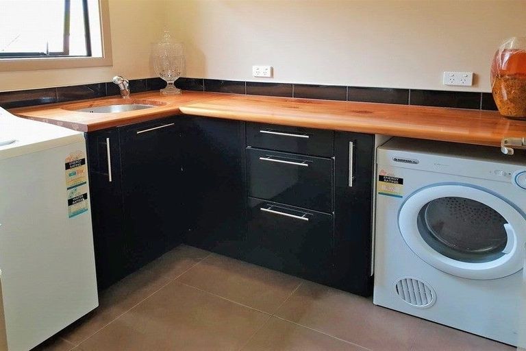 Photo of property in 63a Saxton Road, Upper Vogeltown, New Plymouth, 4371