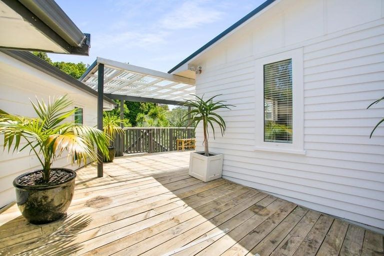 Photo of property in 23a Woodglen Road, Glen Eden, Auckland, 0602