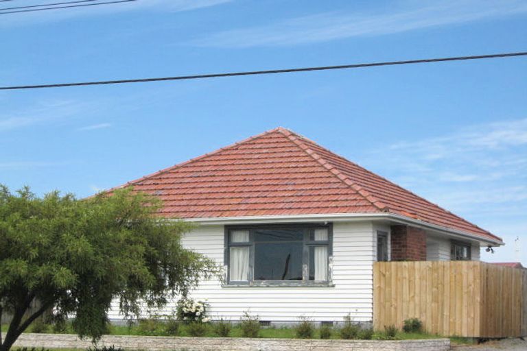 Photo of property in 2/68 Ottawa Road, Wainoni, Christchurch, 8061