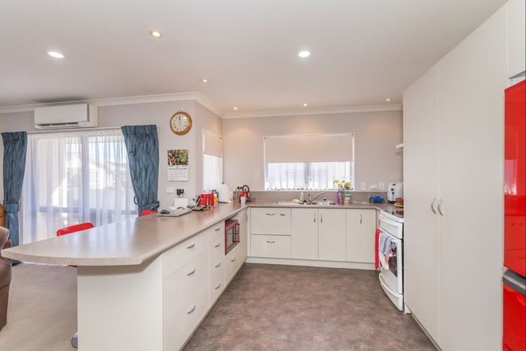 Photo of property in 5 Campbell Grove, Levin, 5510