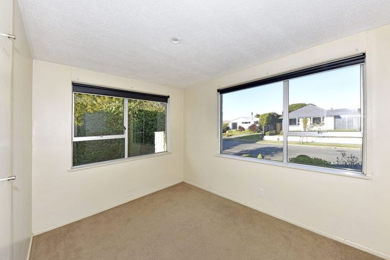 Photo of property in 5 Aspen Place, Parklands, Christchurch, 8083