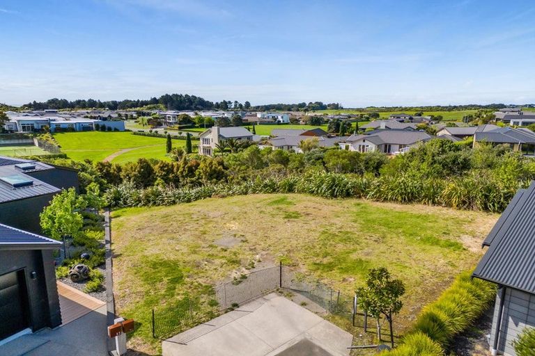 Photo of property in 10 Kakariki Lane, Waiwhakaiho, New Plymouth, 4312