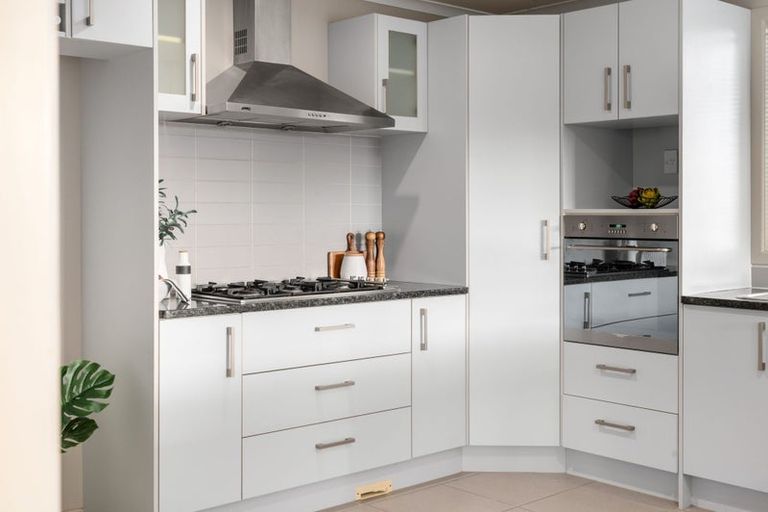 Photo of property in 102 Barrington Drive, Huntington, Hamilton, 3210