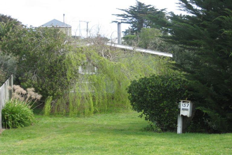 Photo of property in 137 Kahukura Avenue, Waitarere Beach, Levin, 5510