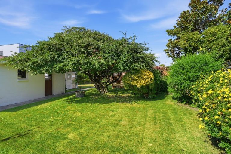 Photo of property in 302 Withells Road, Avonhead, Christchurch, 8042