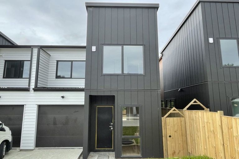 Photo of property in 16 Korokio Lane, Henderson, Auckland, 0612