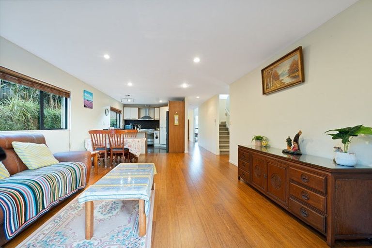 Photo of property in 37 Virginia Street, Henderson, Auckland, 0612