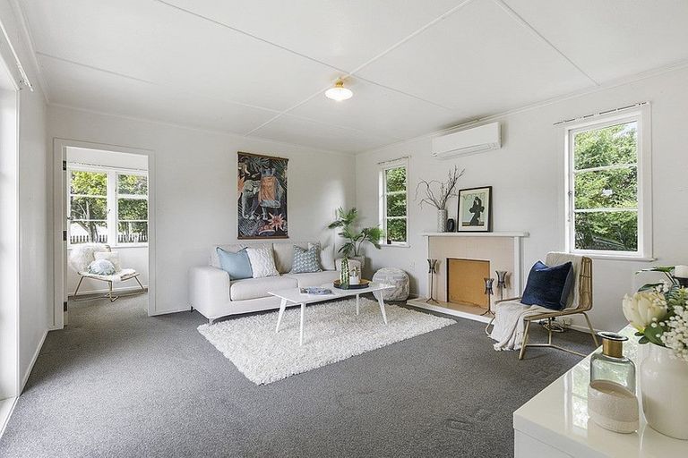 Photo of property in 182 Beach Haven Road, Beach Haven, Auckland, 0626