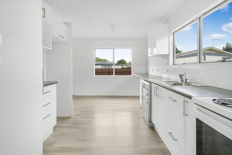 Photo of property in 6 Oakfield Crescent, Pukete, Hamilton, 3200