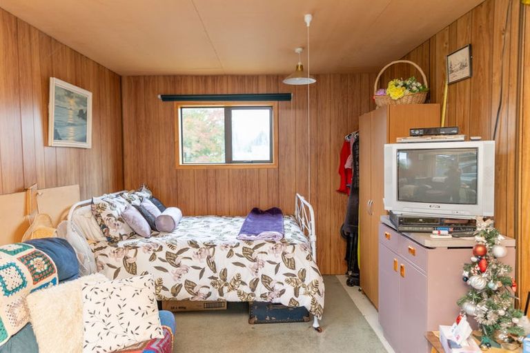 Photo of property in 26 Newburn Street, Waikaia, 9778