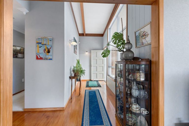 Photo of property in 216 Mangorei Road, Merrilands, New Plymouth, 4312